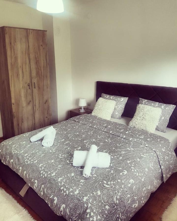 Apartman Kej Pirot Eksteriør billede
