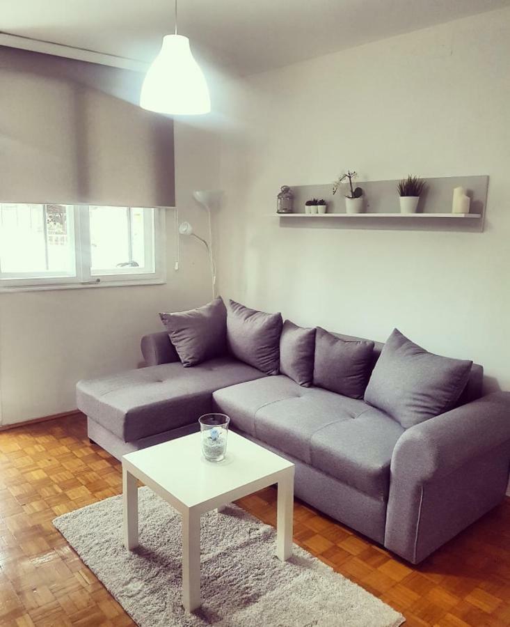 Apartman Kej Pirot Eksteriør billede